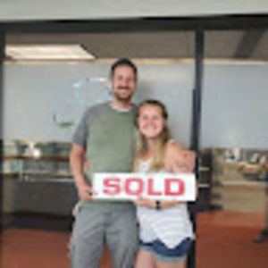 Meet your Posher, Laura